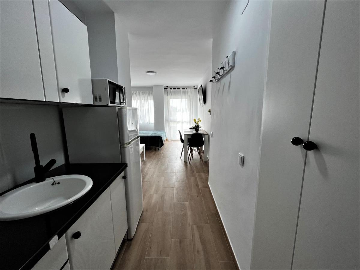 Ver7 - Estudio, Wifi, Fire Stick Amazon, Terraza, Vistas Al Mar, Piscina Torremolinos Ngoại thất bức ảnh