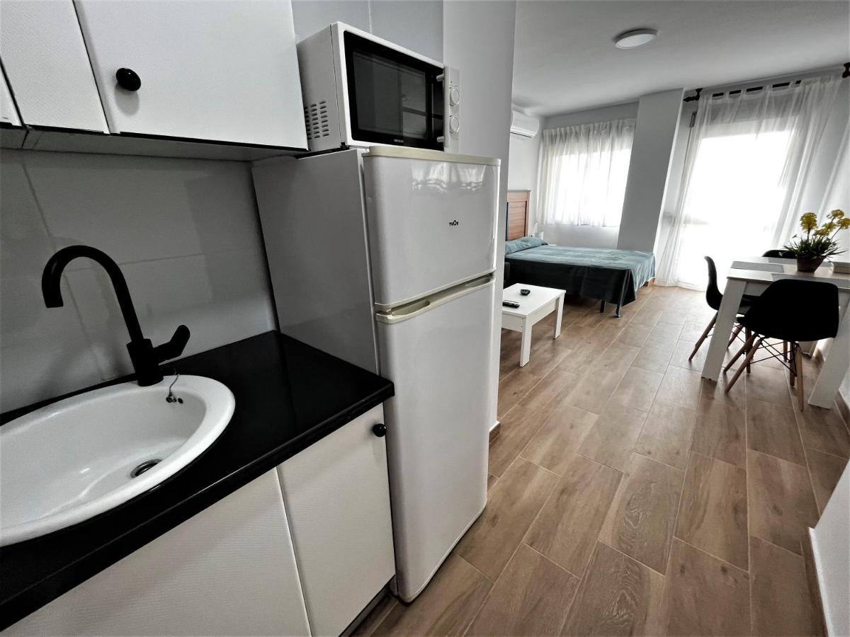Ver7 - Estudio, Wifi, Fire Stick Amazon, Terraza, Vistas Al Mar, Piscina Torremolinos Ngoại thất bức ảnh